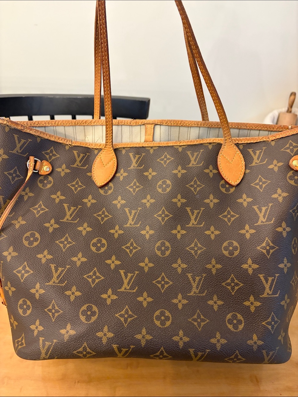 Authentic Louis Vuitton Neverfull - Picture 16 of 17